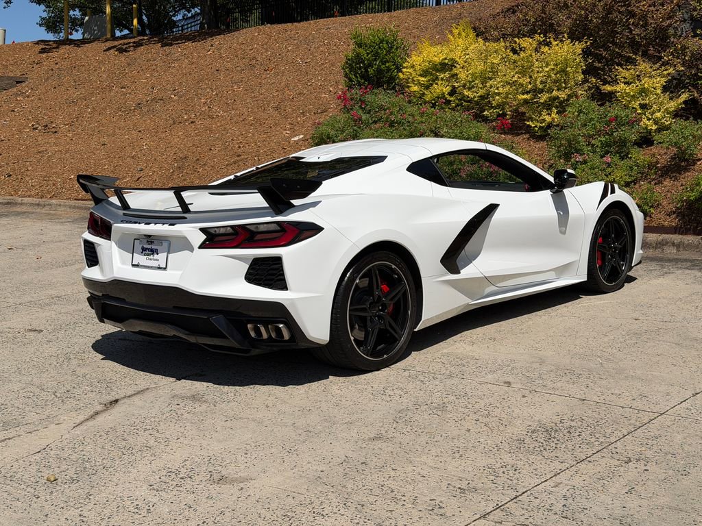 Used 2022 Chevrolet Corvette Stingray Preferred Cpe w/ Z51 Performance Package RWD image 3