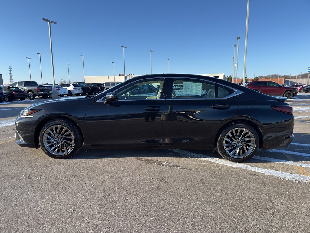 Used 2024 Lexus ES 350 Ultra Luxury w/ Accessory Package (Z1) image 6