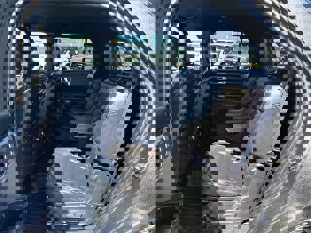 Used 2020 Ford Explorer XLT w/ Equipment Group 202A image 14