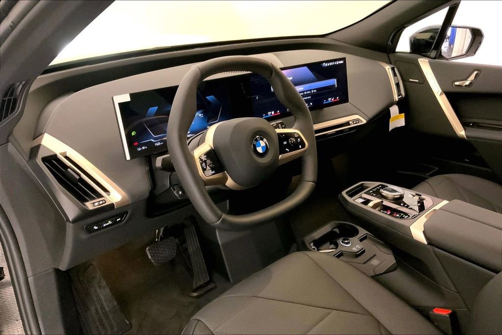 New 2026 BMW iX xDrive45 image 4