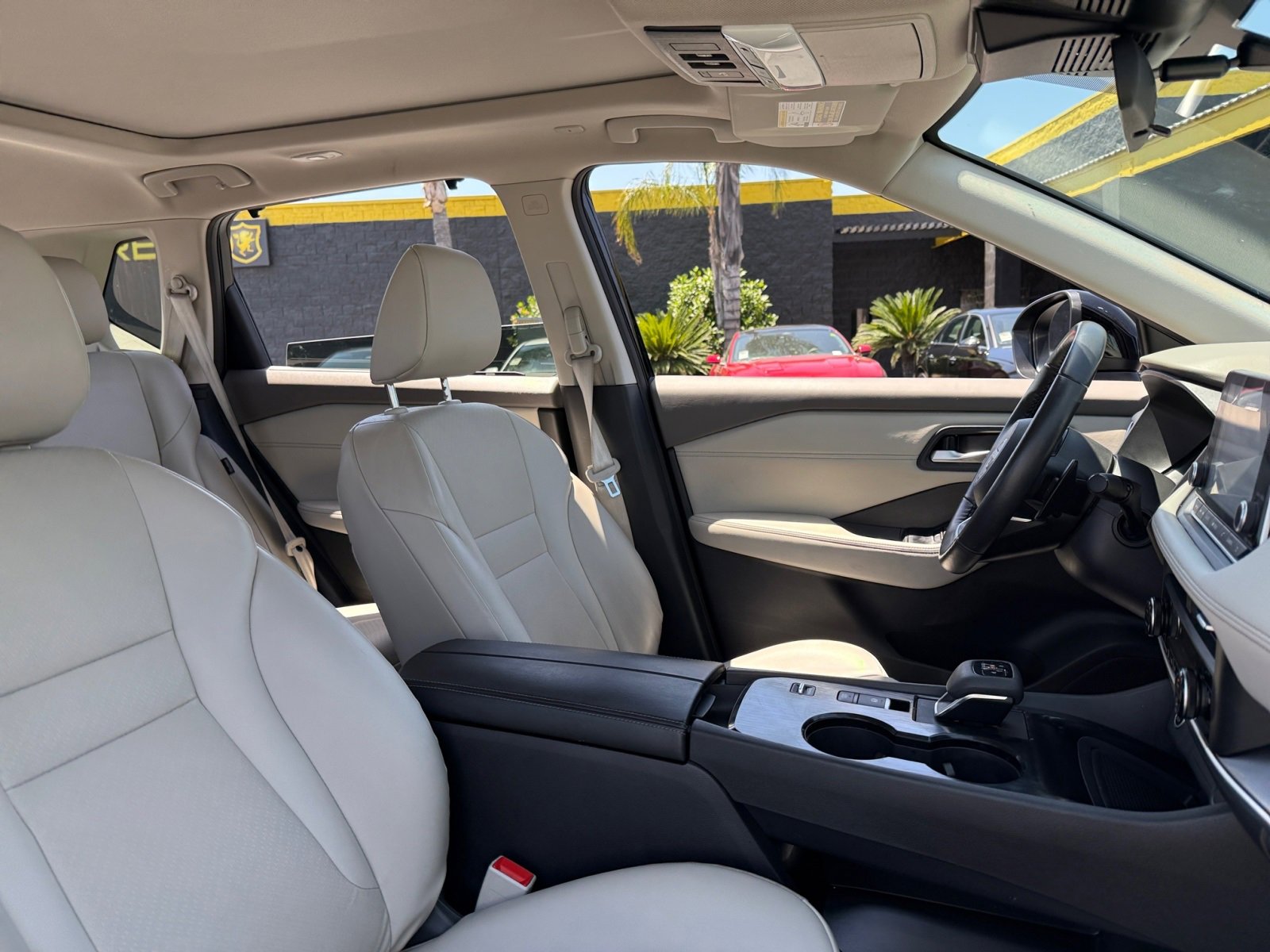 Used 2023 Nissan Rogue SV w/ SV Premium B Package image 20