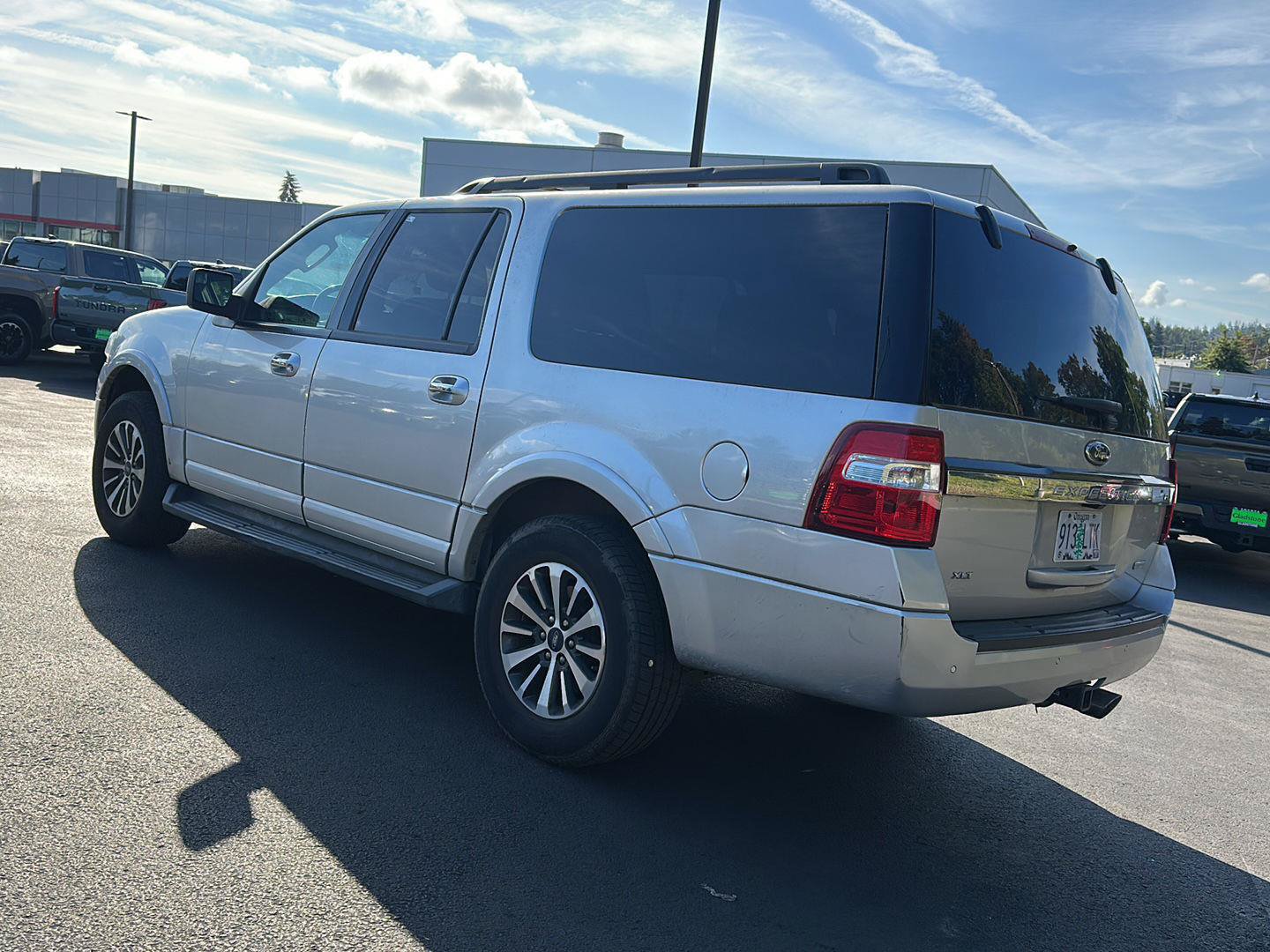 Used 2016 Ford Expedition EL XLT AWD/4WD image 2