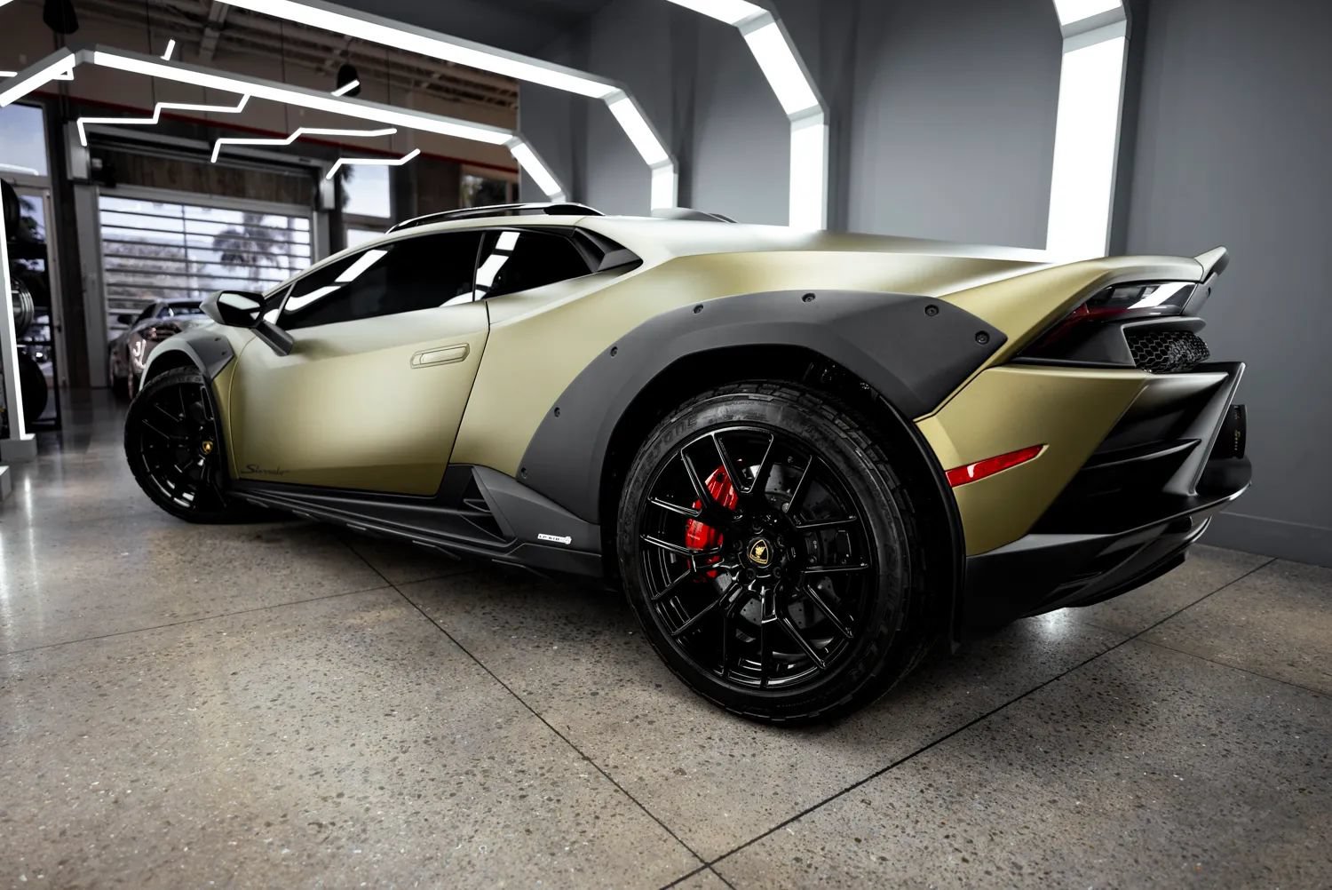 Used 2024 Lamborghini Huracan Sterrato AWD/4WD image 8