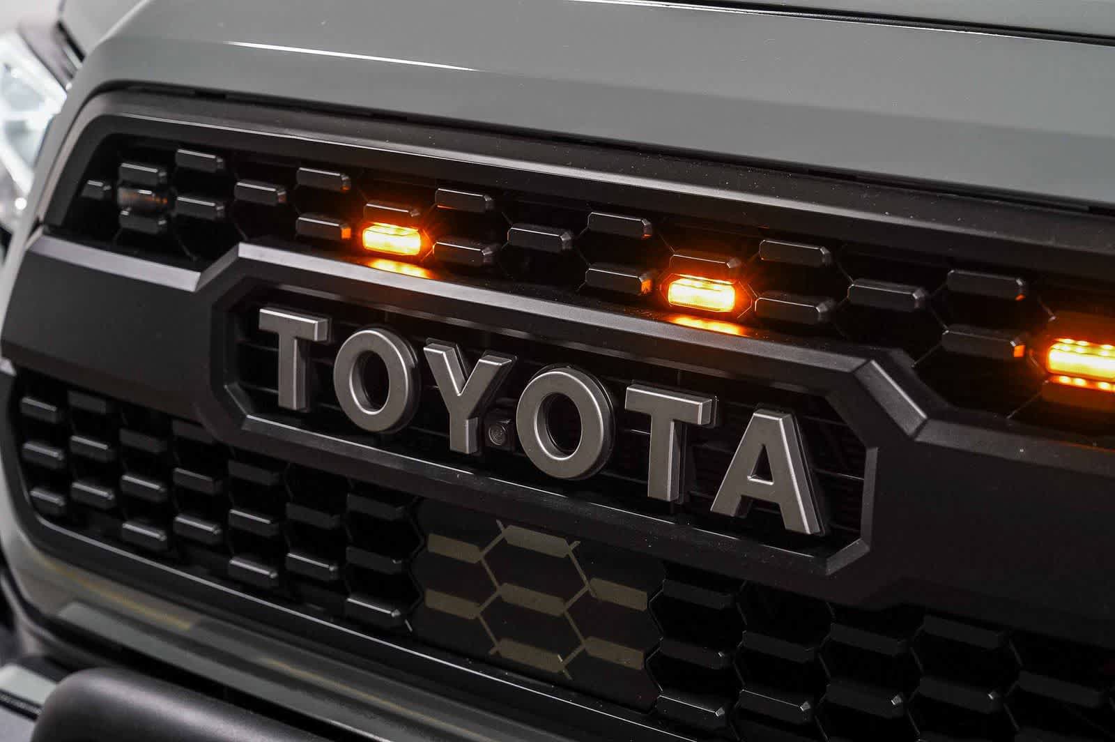 Used 2023 Toyota Tacoma TRD Off-Road AWD/4WD image 8