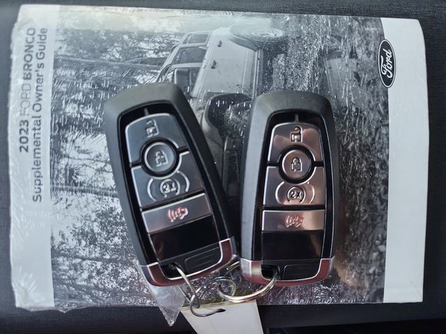 Used 2023 Ford Bronco Wildtrak image 31