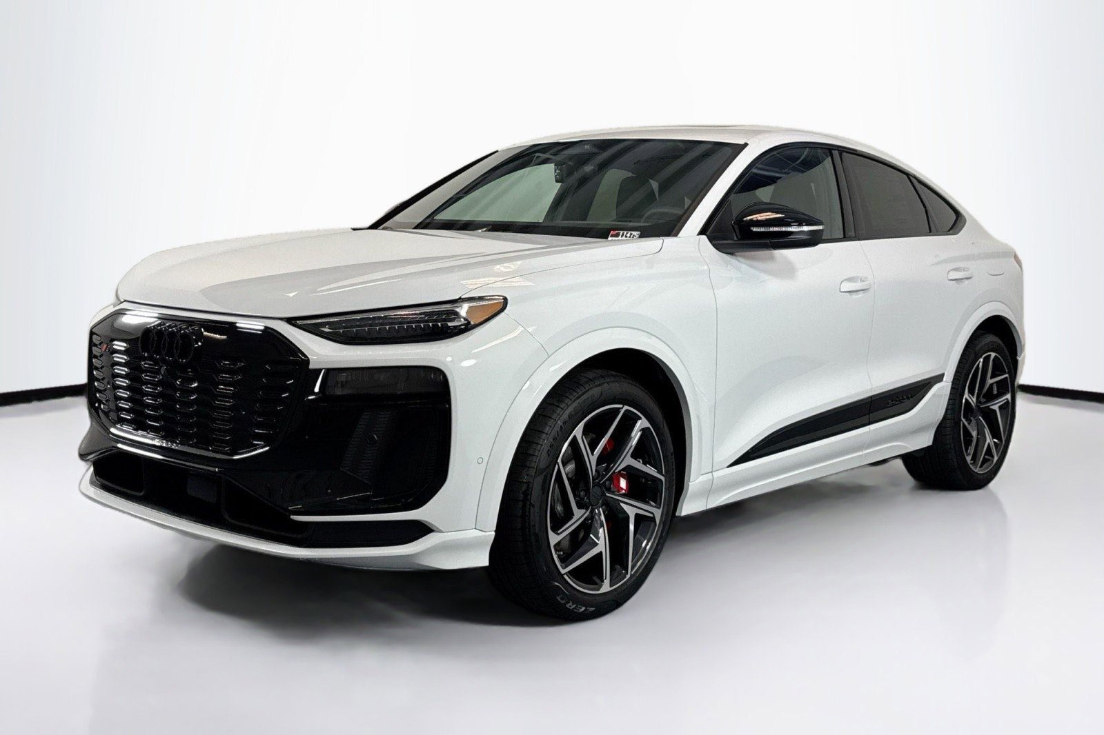 New 2027 Audi SQ6 e-tron Premium Plus AWD/4WD image 1