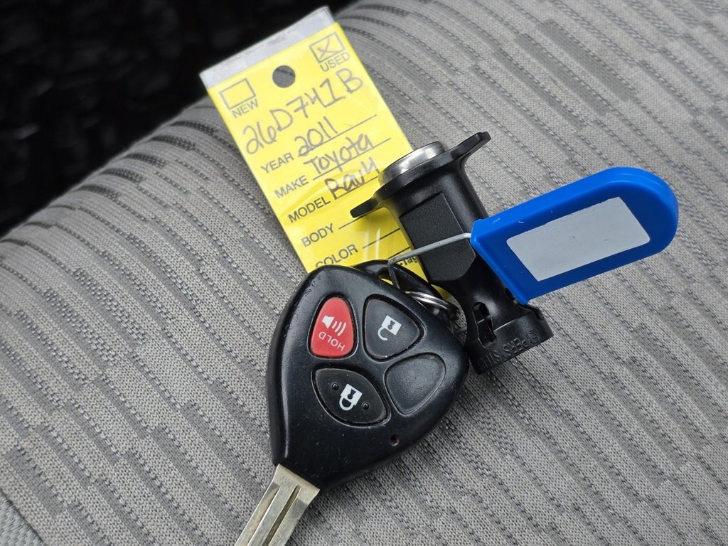 Used 2011 Toyota RAV4 4WD image 32