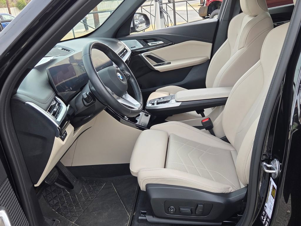 Used 2024 BMW X1 xDrive28i w/ Convenience Package image 5