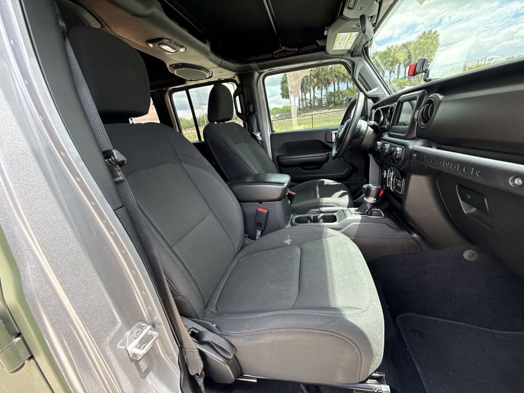 Used 2018 Jeep Wrangler Unlimited Sport S AWD/4WD image 16
