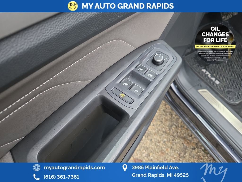 Used 2022 Volkswagen Atlas Cross Sport SE image 56