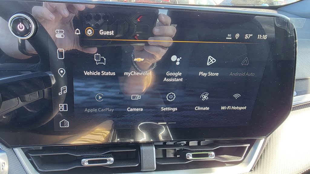 New 2026 Chevrolet Equinox LT w/ Convenience Package II image 18