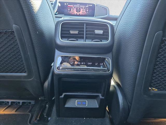 Used 2025 Mercedes-Benz GLS 580 4MATIC image 15
