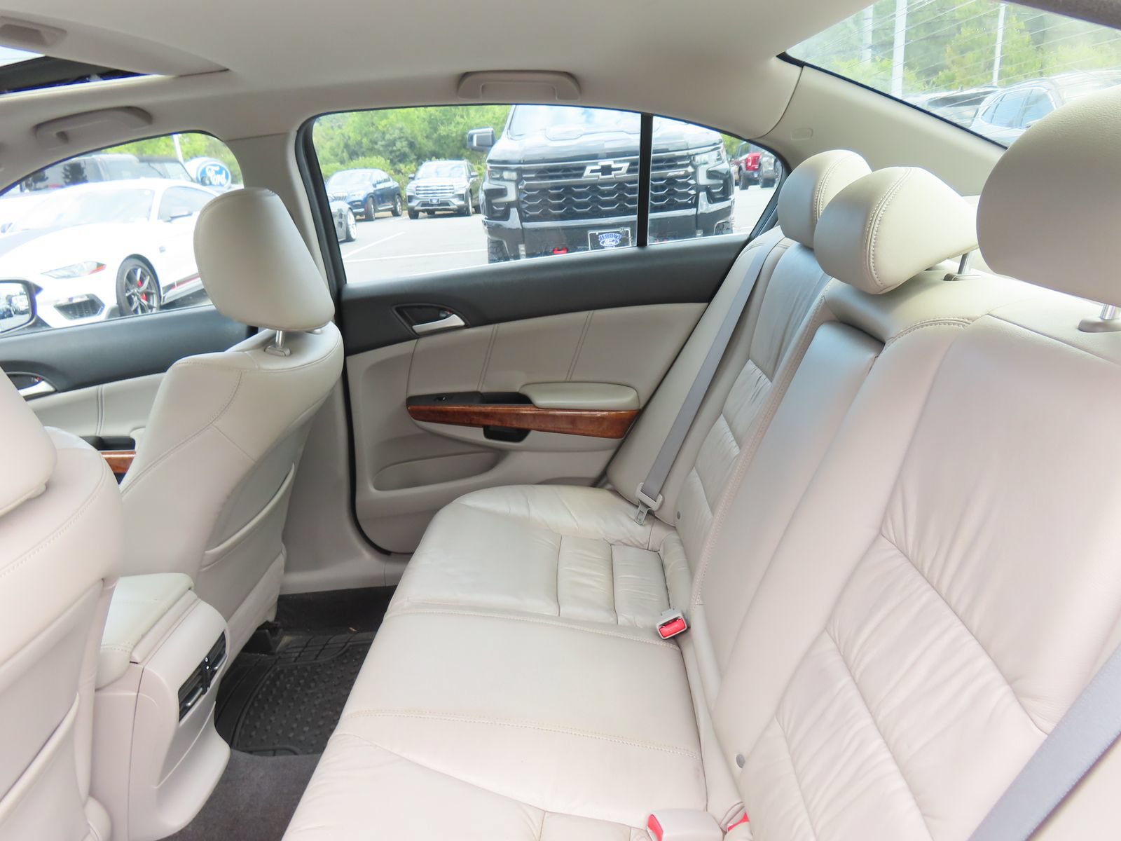 Used 2011 Honda Accord EX-L image 33