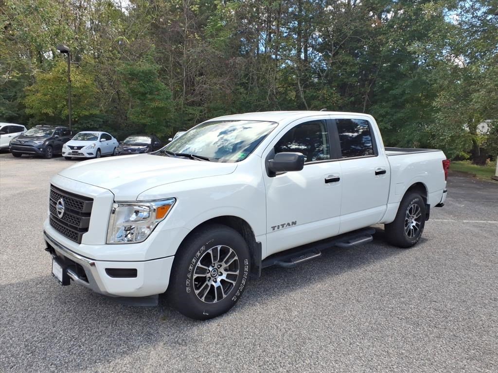 Used 2022 Nissan Titan SV w/ Accessory Utility Package image 7