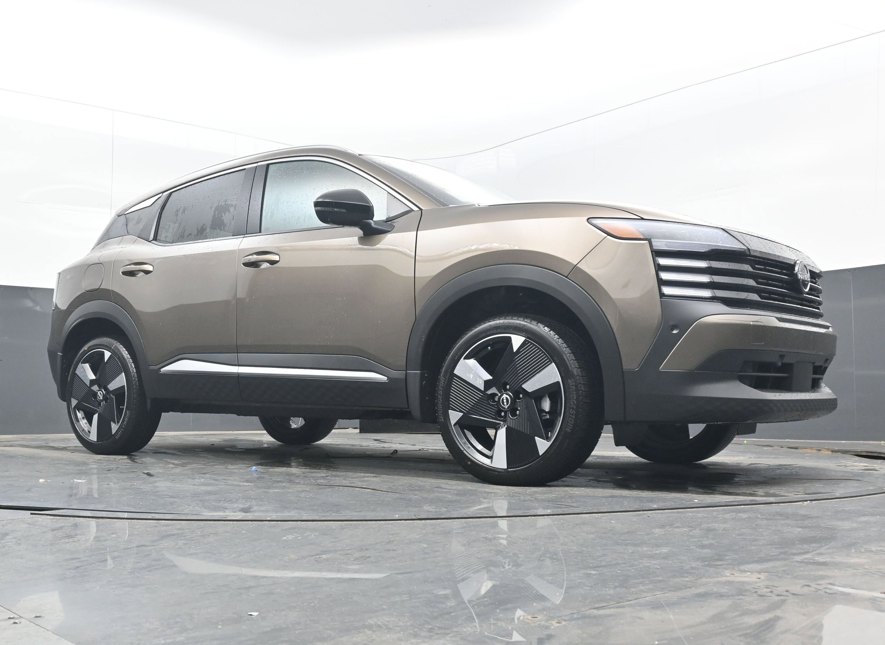 New 2026 Nissan Kicks SR FWD image 22