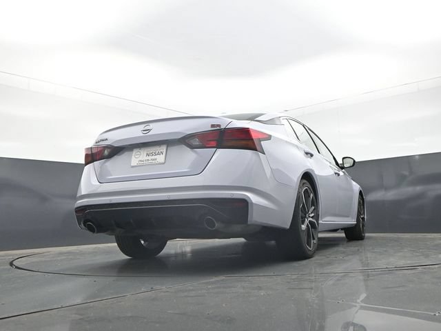 Used 2025 Nissan Altima 2.5 SR FWD image 30