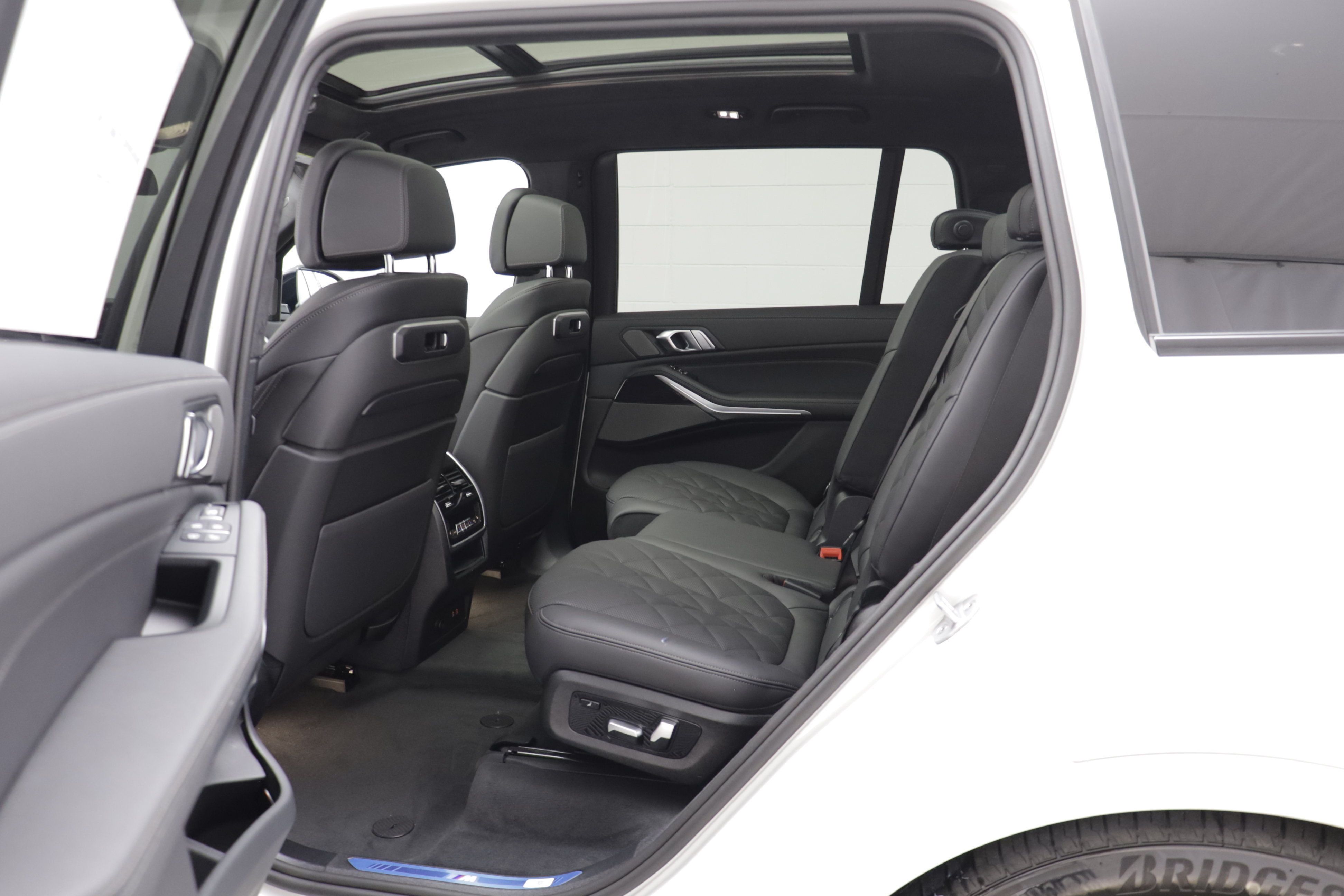 New 2027 BMW X7 xDrive40i w/ M Sport Package AWD/4WD image 14