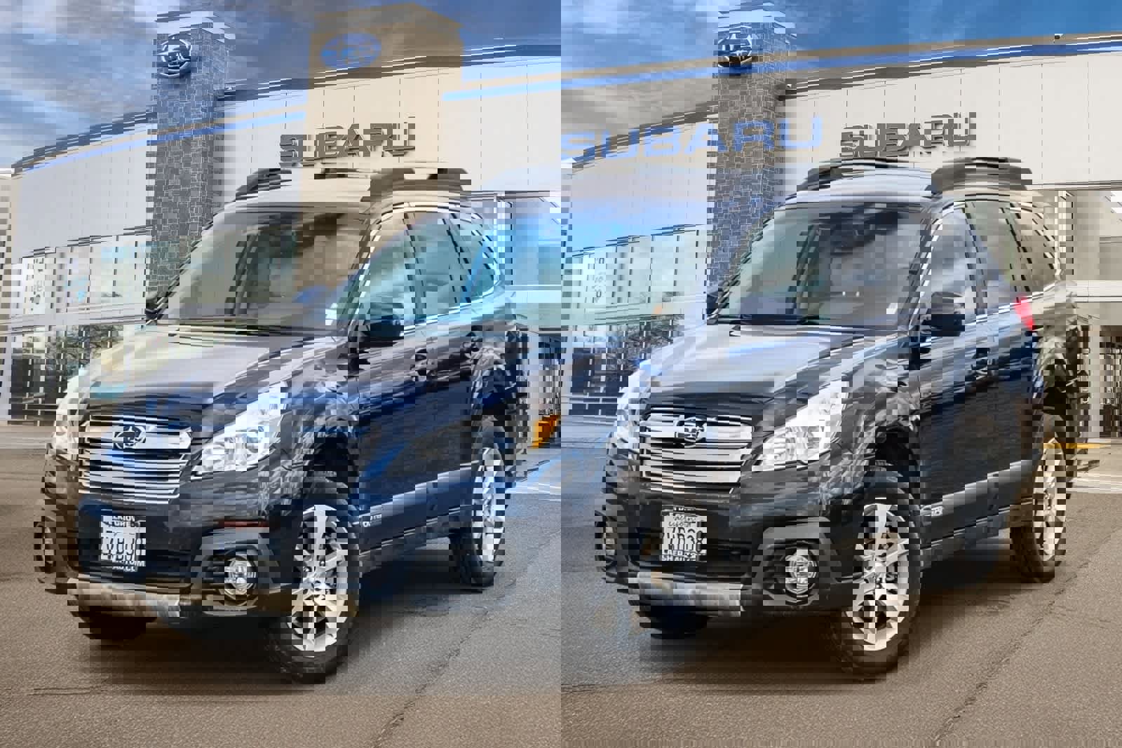 Used 2014 Subaru Outback 3.6R Limited image 1