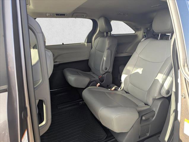 Used 2021 Toyota Sienna XLE w/ XLE Plus Package image 19
