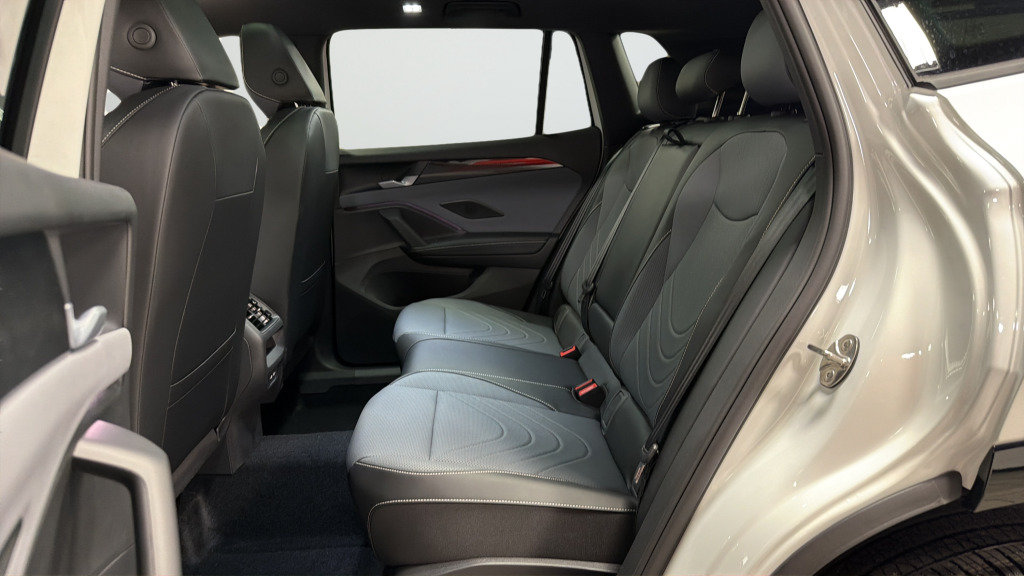 New 2026 Volkswagen Tiguan SE R-Line AWD/4WD image 30