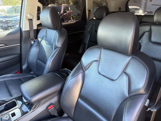 Used 2025 Kia Telluride S FWD image 11