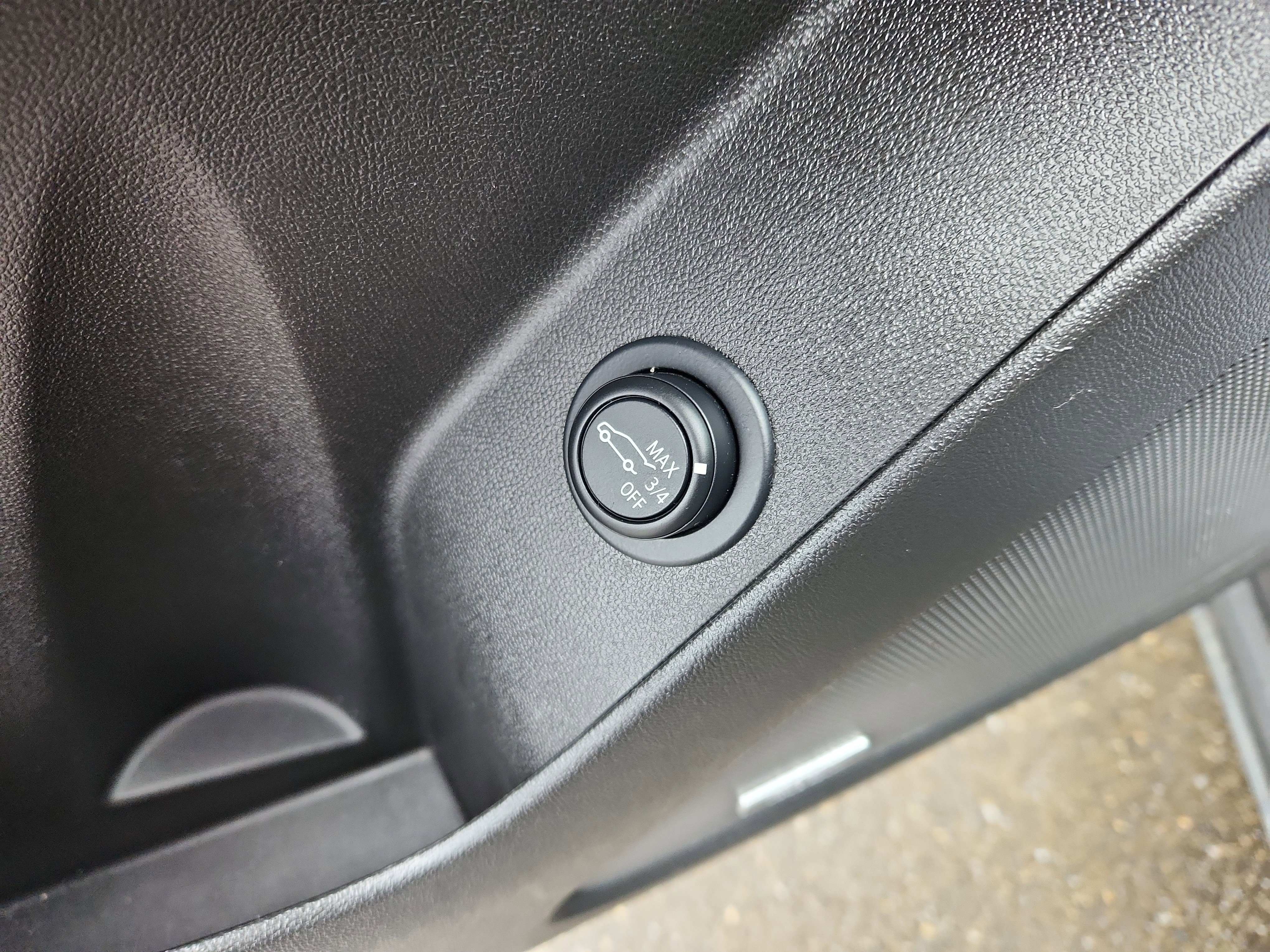 Used 2022 Chevrolet Equinox RS w/ RS Leather Package image 22