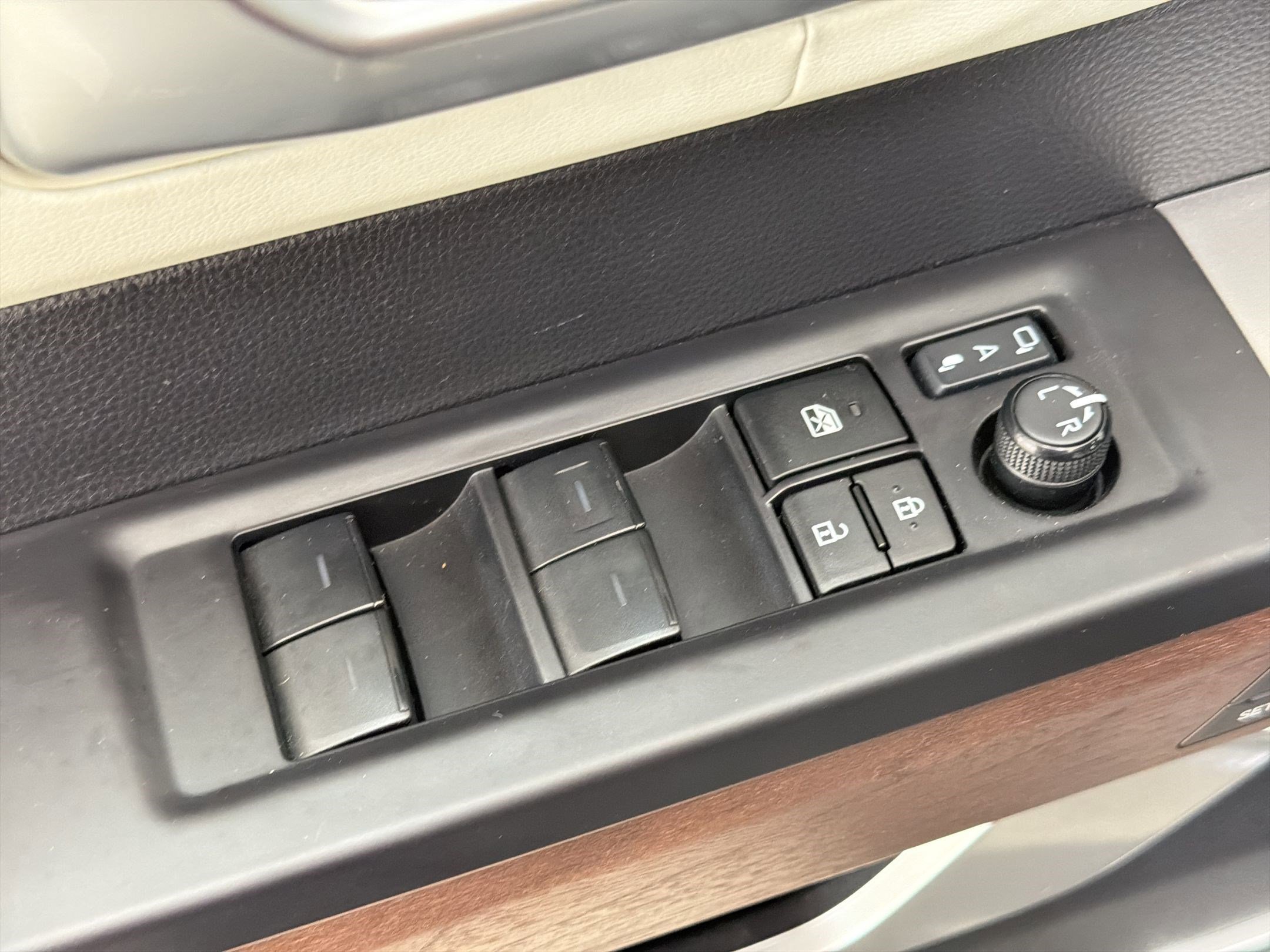 Used 2024 Toyota Sequoia Capstone AWD/4WD image 13