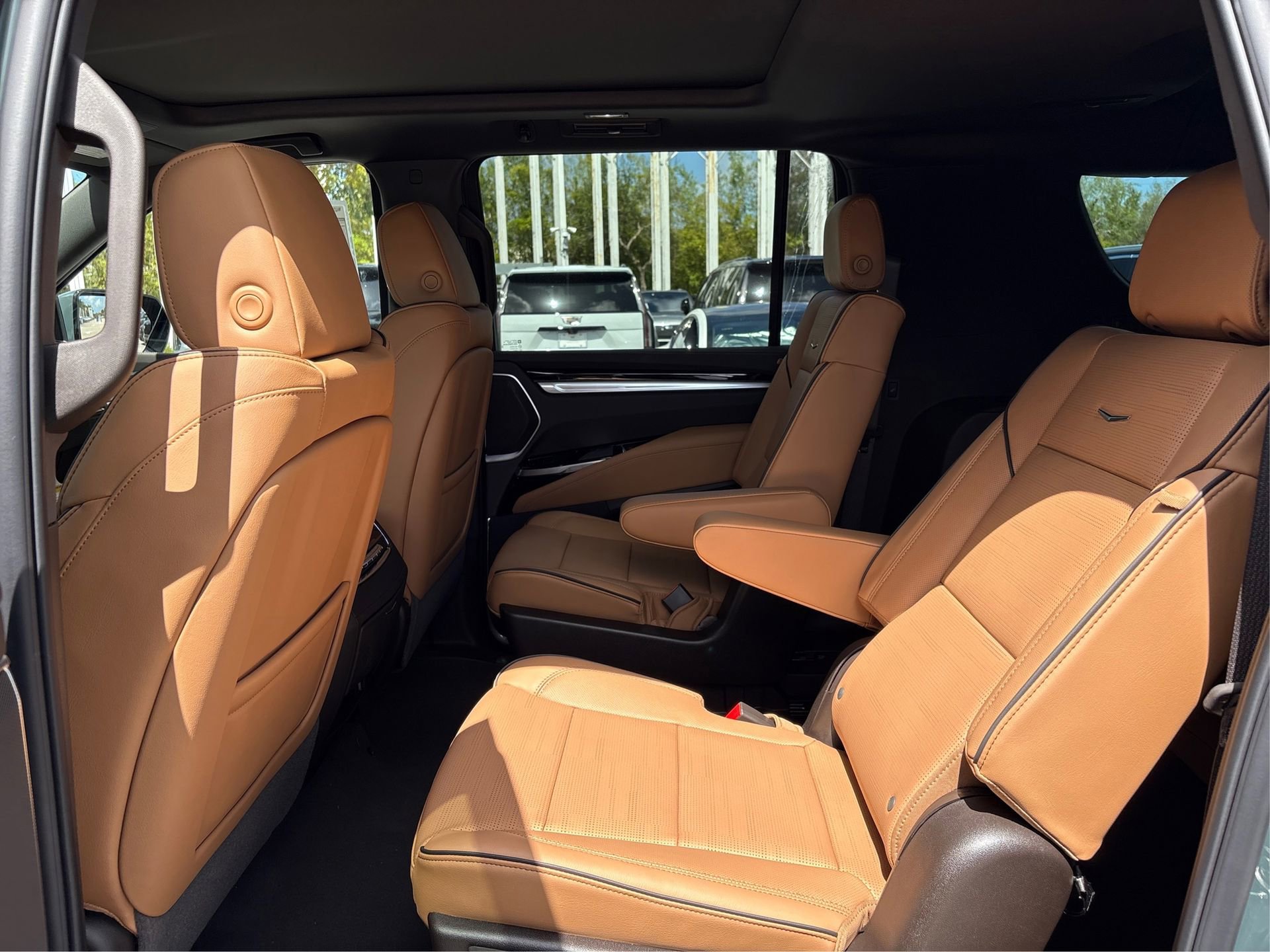 New 2026 Cadillac Escalade ESV Luxury image 10