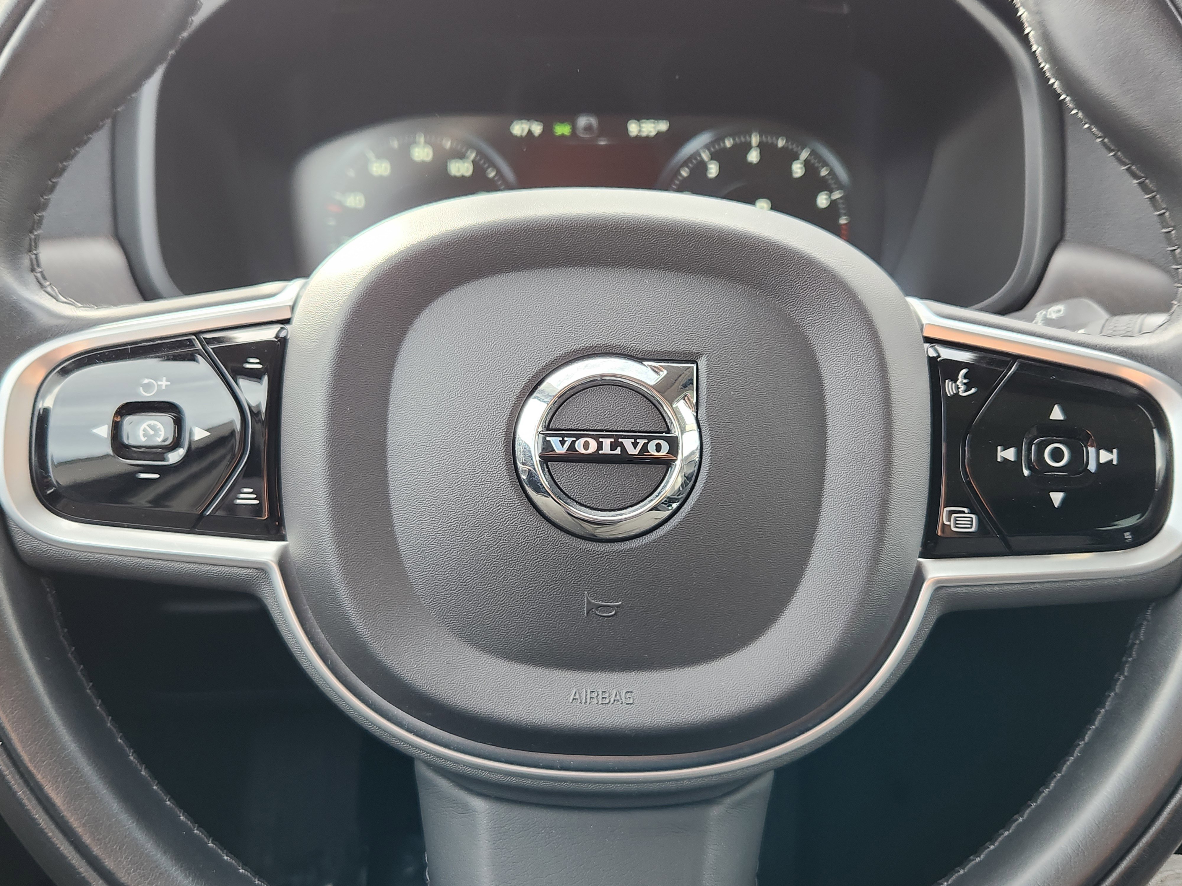 Used 2019 Volvo V90 T6 Cross Country image 7