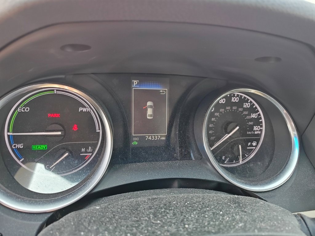 Used 2018 Toyota Camry LE FWD image 8
