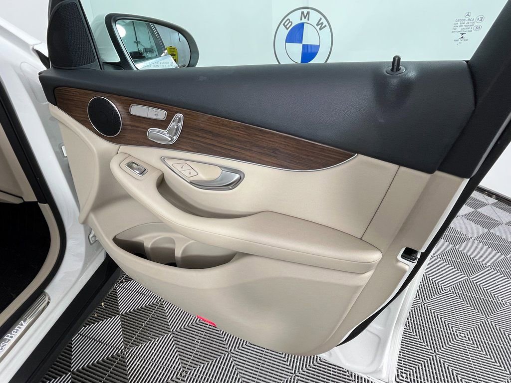 Used 2022 Mercedes-Benz GLC 300 GLC 300 image 24