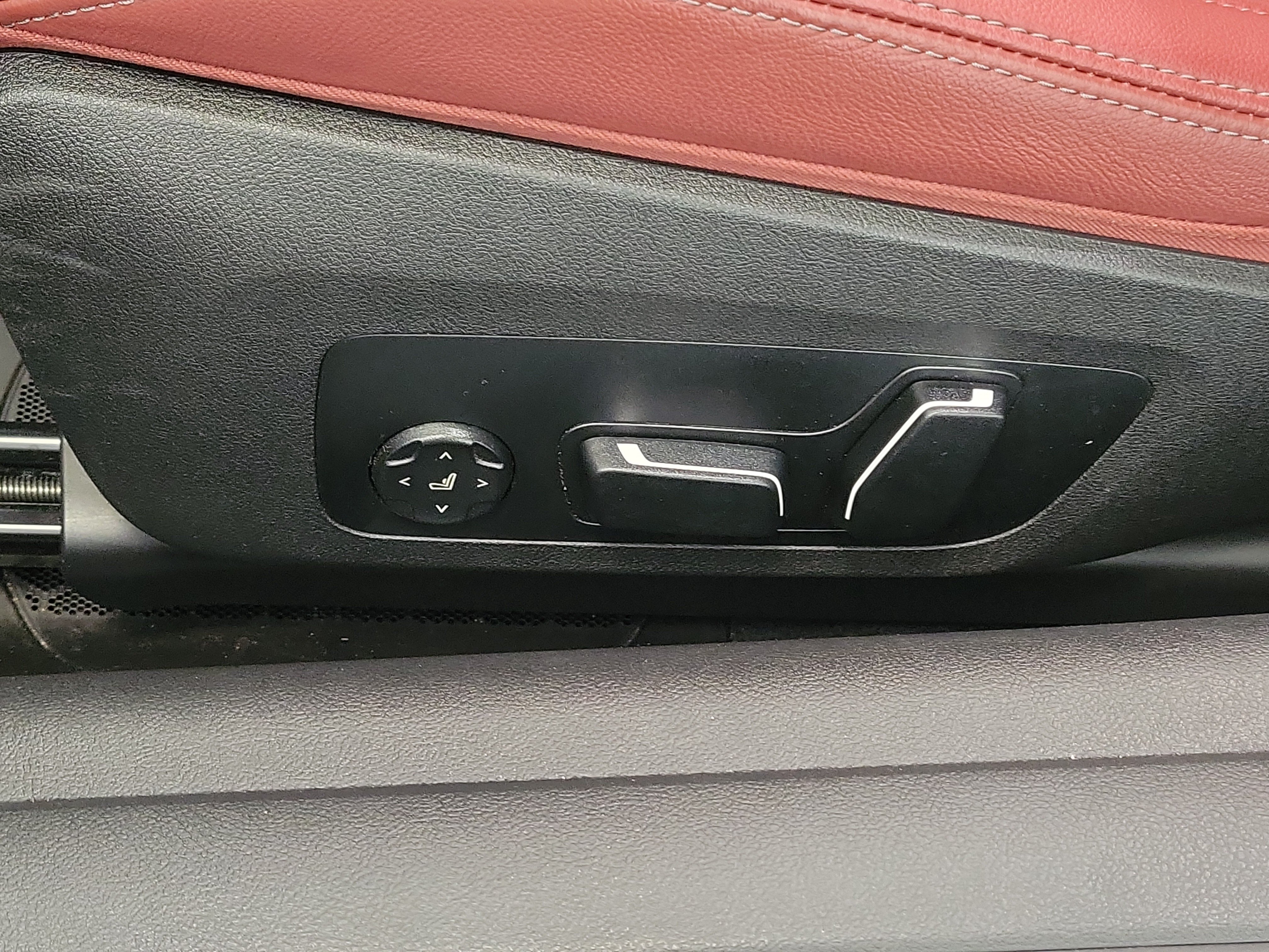 Used 2026 BMW M440i Convertible RWD image 19