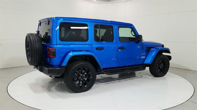Used 2023 Jeep Wrangler Unlimited Sahara w/ Cold Weather Group image 8