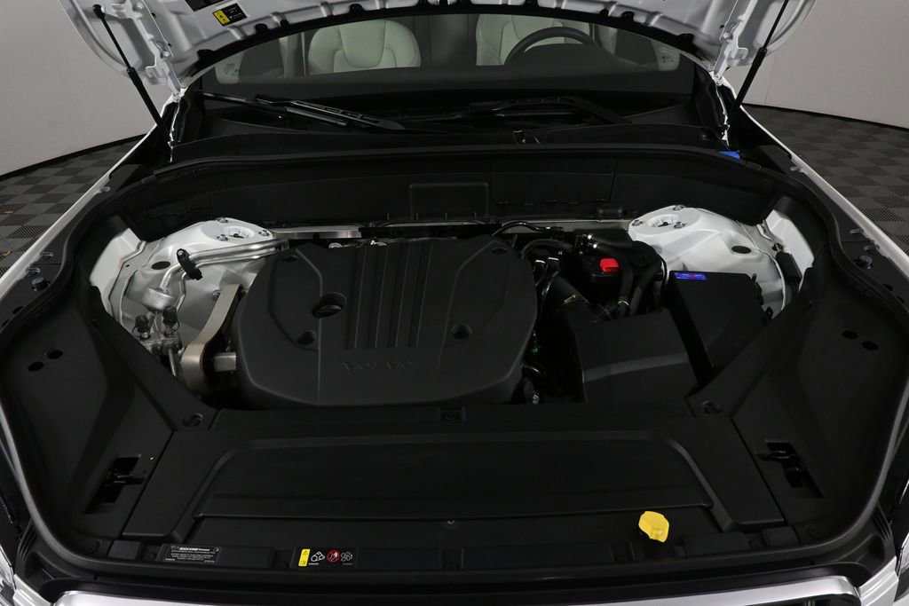 Used 2025 Volvo XC90 B5 Plus w/ Protection Package Premier AWD/4WD image 30