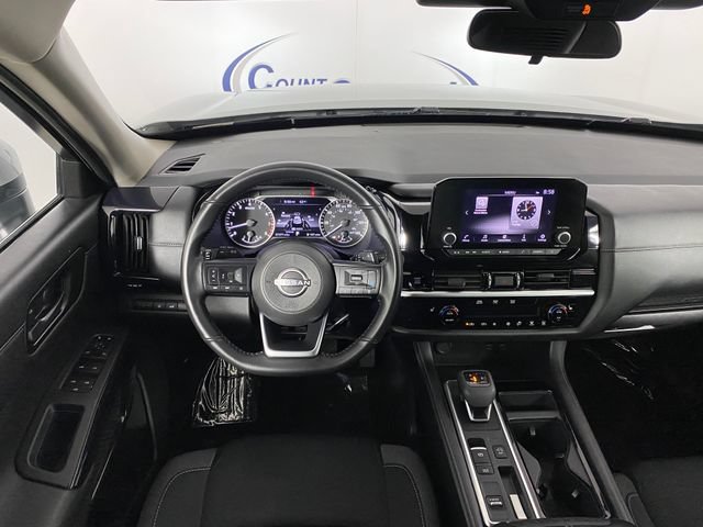 Used 2025 Nissan Pathfinder SV FWD image 15