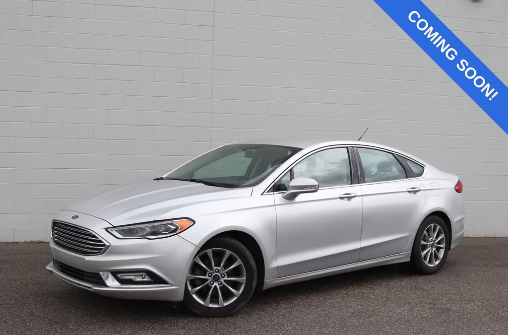Used 2017 Ford Fusion SE w/ Fusion SE Technology Package FWD image 9