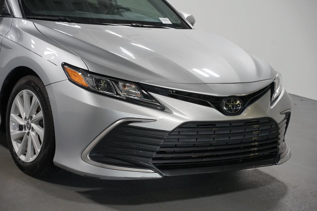 Certified 2022 Toyota Camry LE FWD image 4