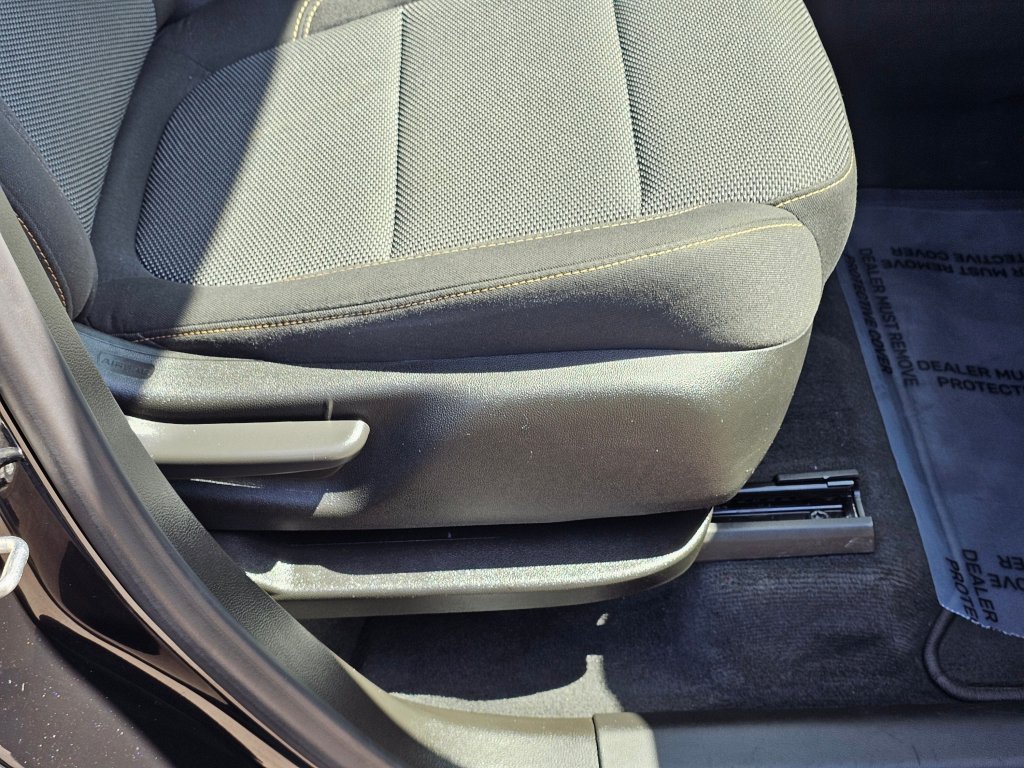 Used 2021 Chevrolet Traverse LS AWD/4WD image 28