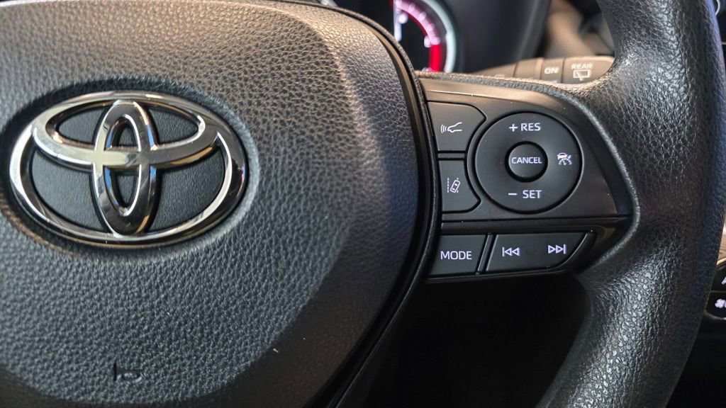 Used 2023 Toyota RAV4 XLE image 27