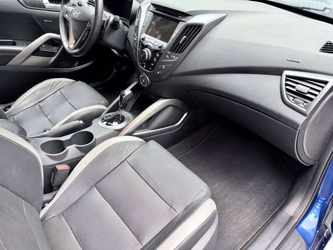 Used 2016 Hyundai Veloster Turbo image 11