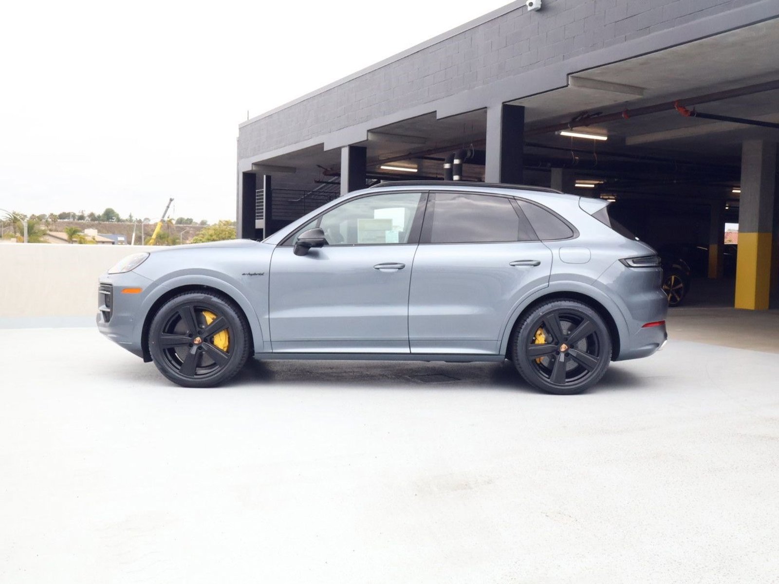 New 2026 Porsche Cayenne E-Hybrid AWD/4WD image 2