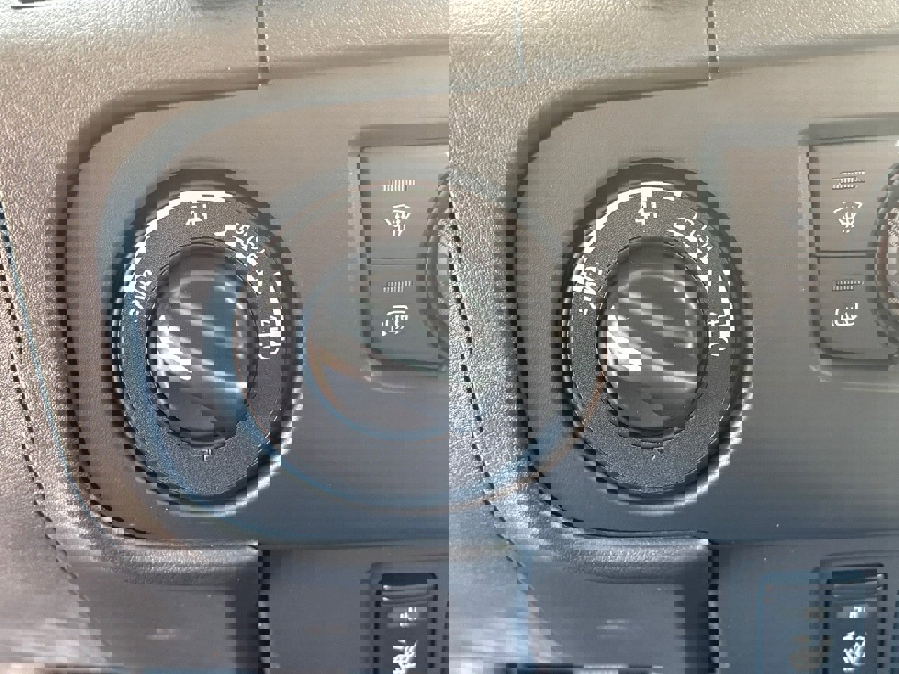 New 2026 Nissan Frontier PRO-4X w/ Pro Premium Package image 18