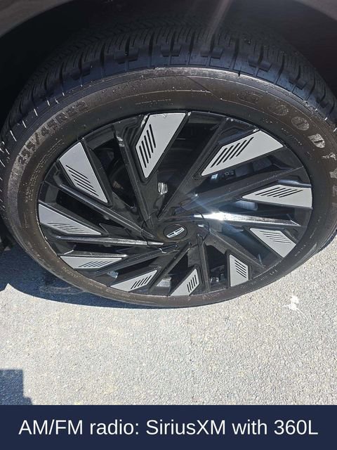 Used 2025 Lincoln Nautilus Reserve image 6