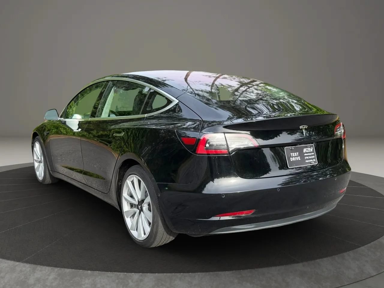 Used 2018 Tesla Model 3 Mid Range RWD image 4