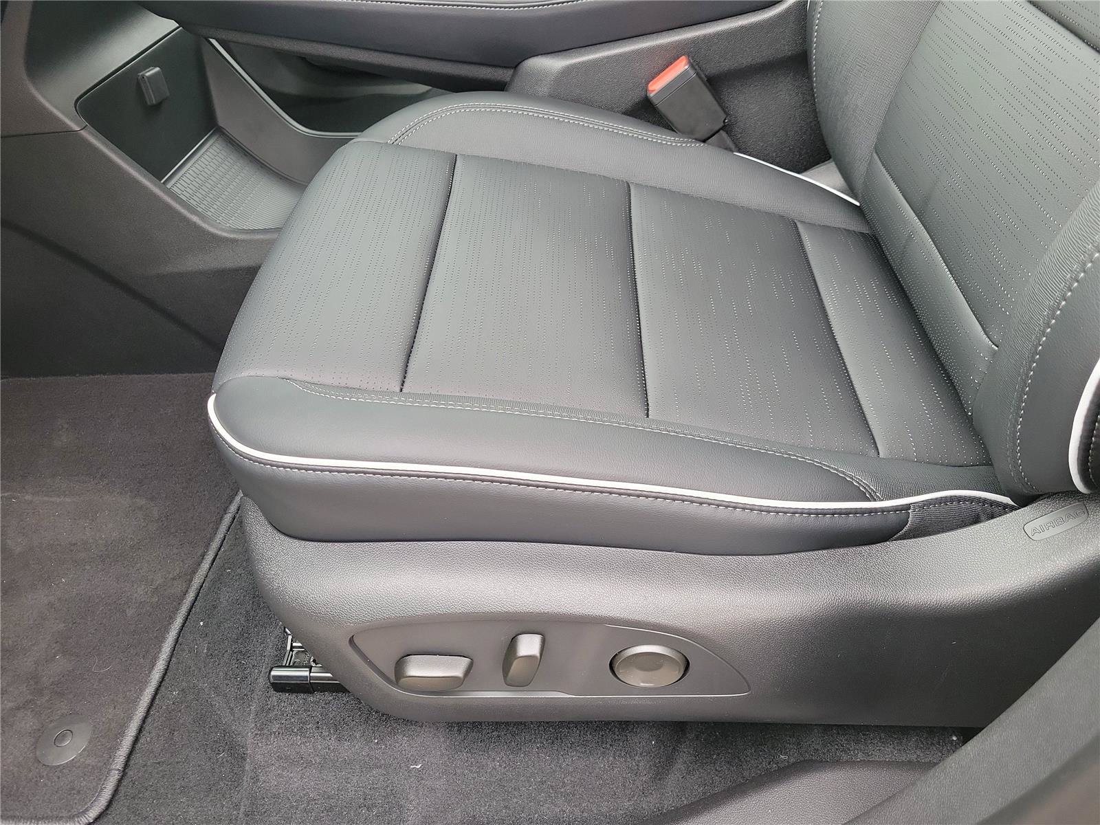 New 2026 Buick Enclave Sport Touring w/ Power Package AWD/4WD image 19