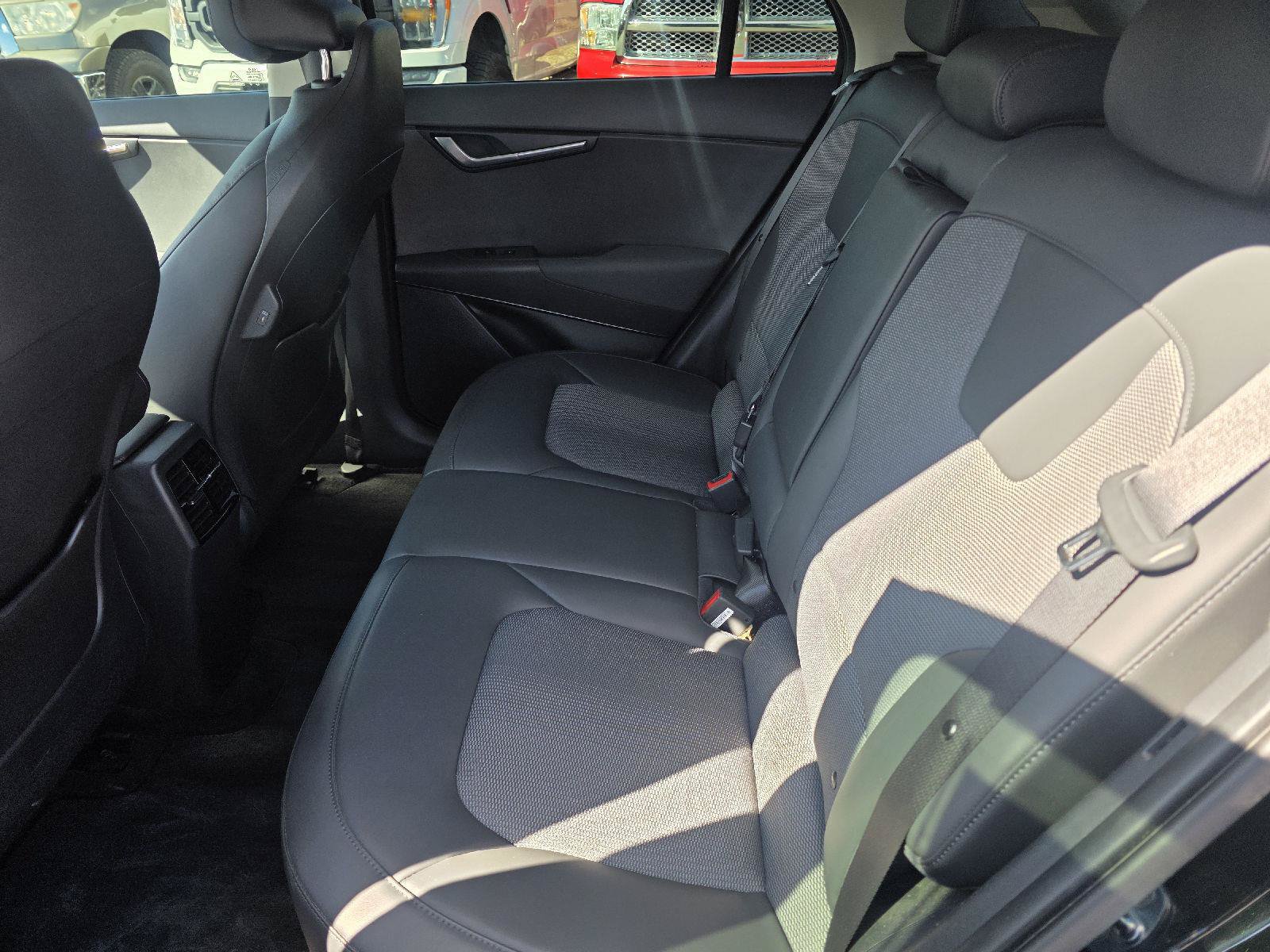 Used 2024 Kia Niro Wind w/ Wind Preserve Package FWD image 10