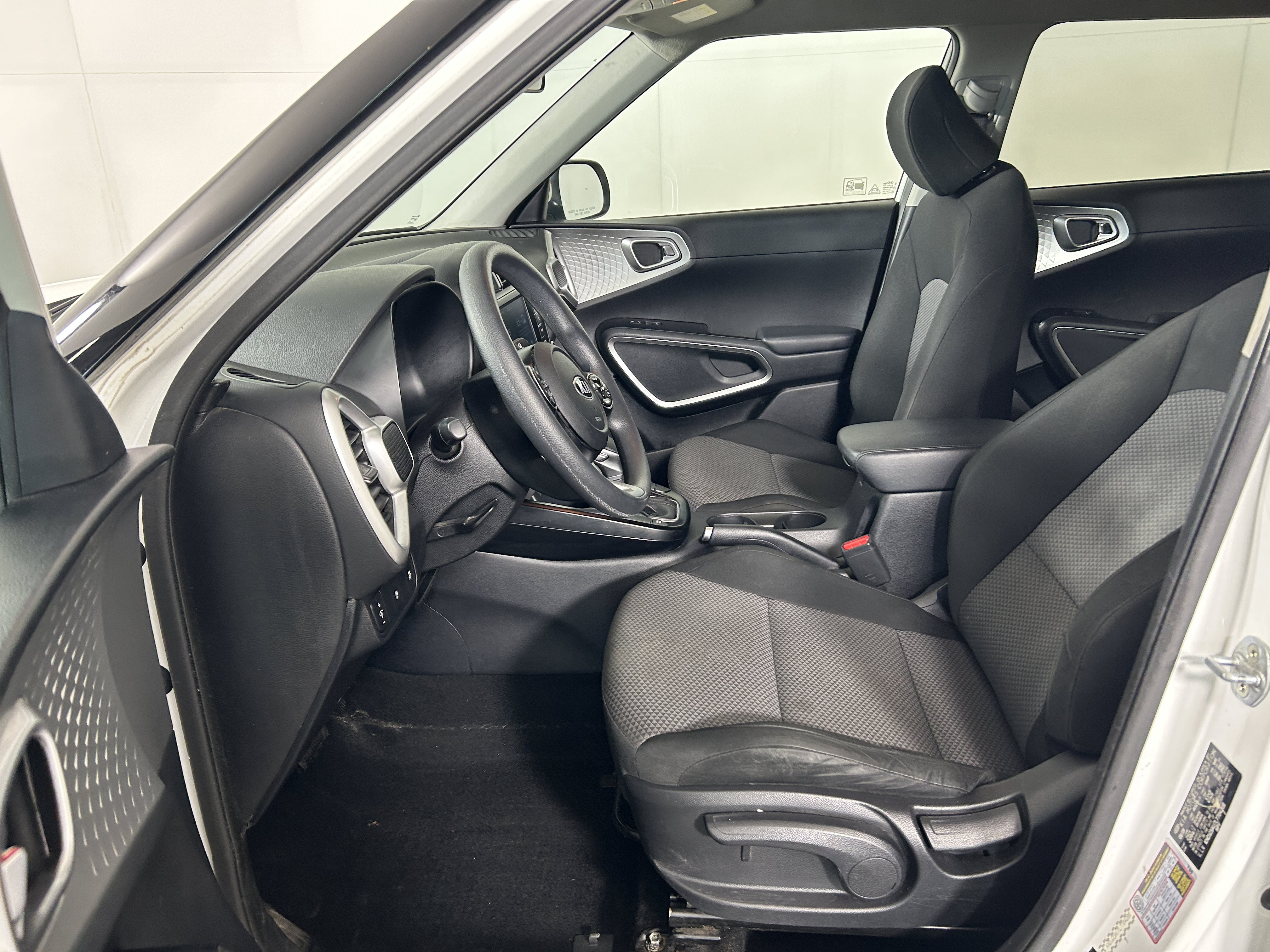 Used 2020 Kia Soul LX FWD image 10
