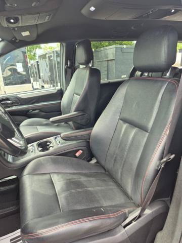 Used 2019 Dodge Grand Caravan GT FWD image 12