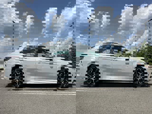 Used 2024 Toyota Camry SE FWD image 3