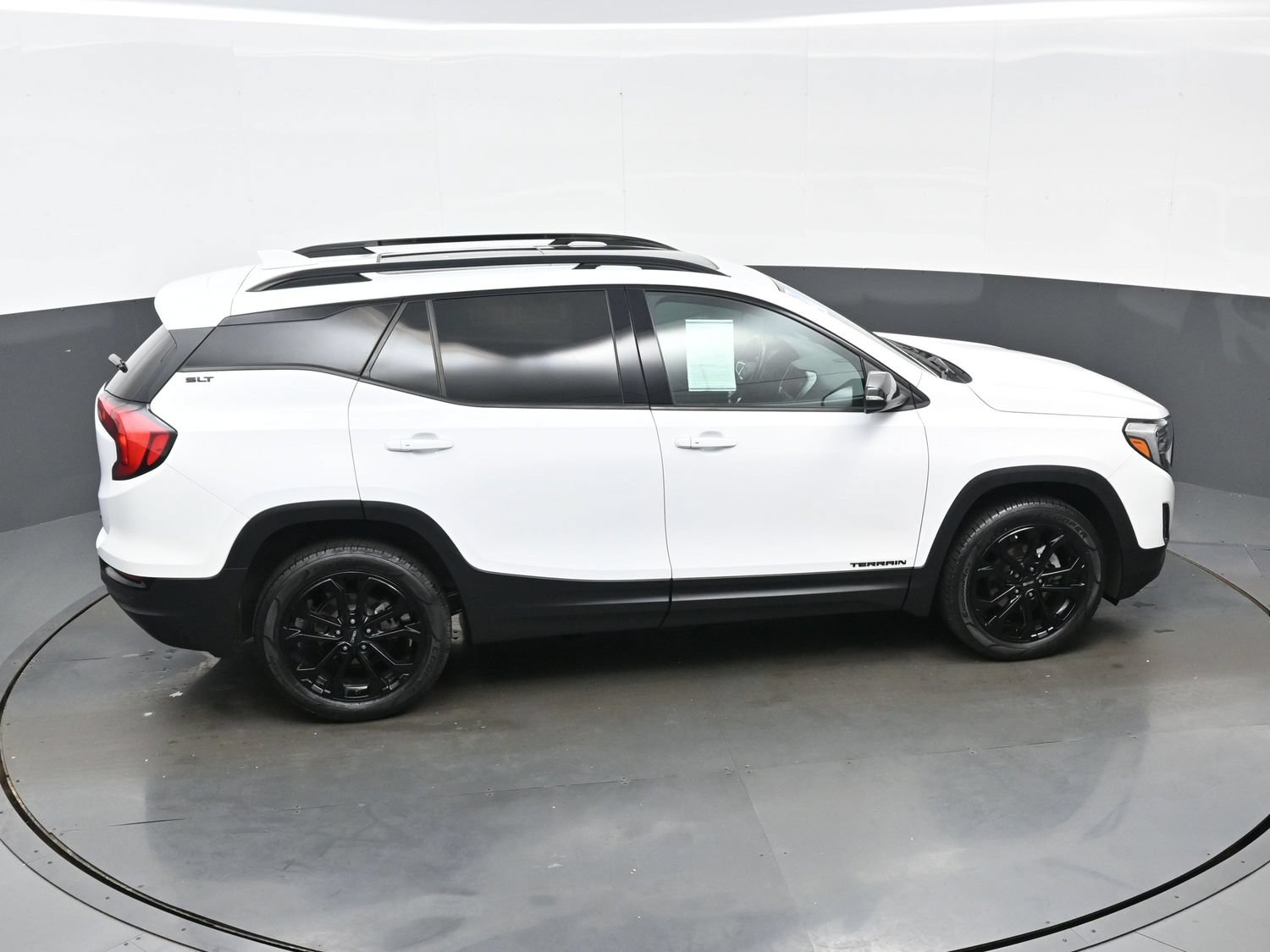 Used 2021 GMC Terrain SLT w/ Infotainment Package II AWD/4WD image 43
